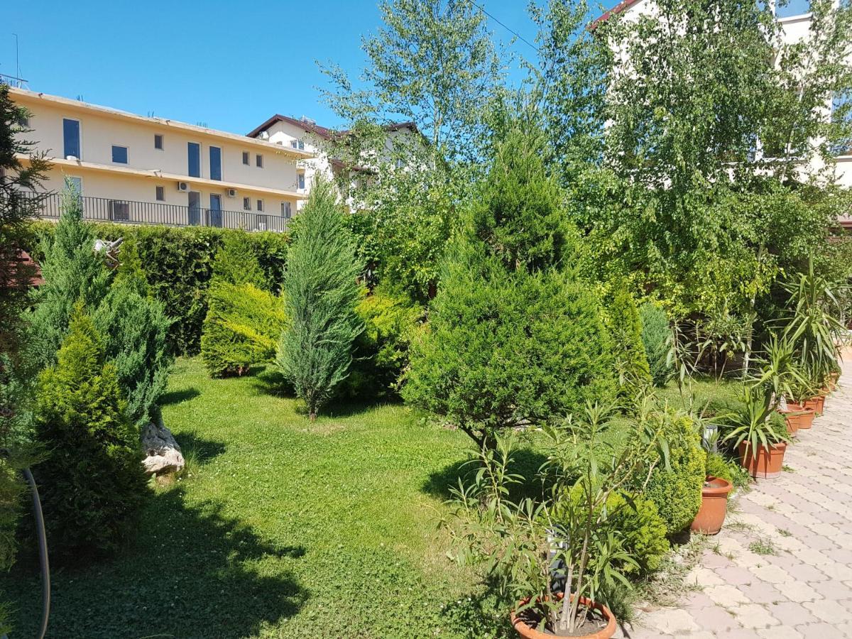 Vila Leonard Hotel Costinesti Exterior photo